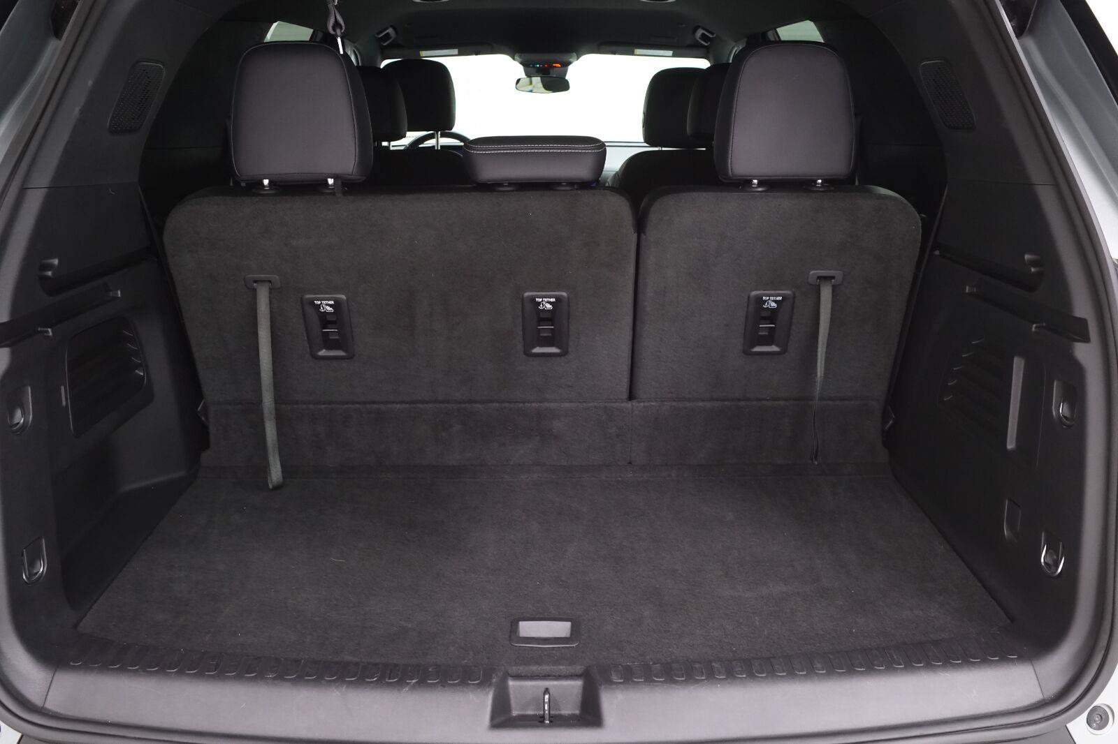 Used 2025 Chevrolet Traverse LT FWD image 28