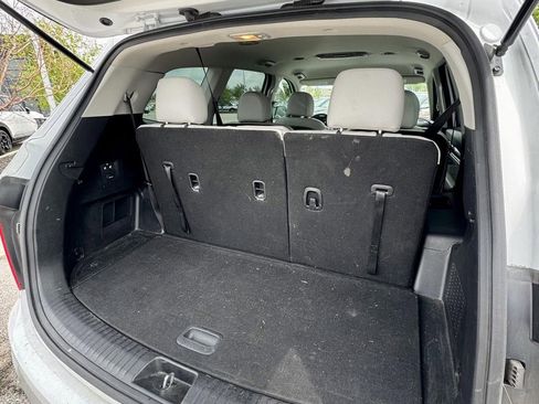 Used 2024 Kia Telluride S image 9