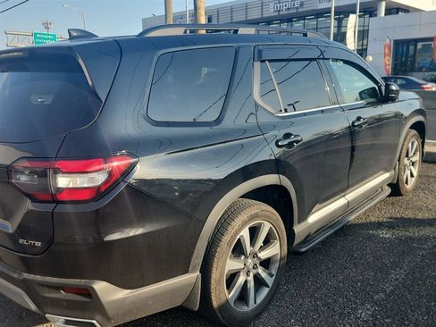 Used 2025 Honda Pilot Elite image 3