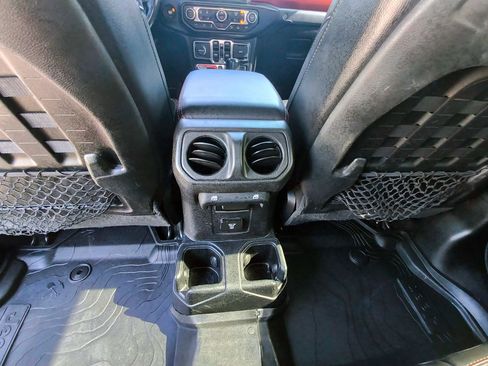 Used 2020 Jeep Gladiator Rubicon AWD/4WD image 10