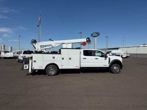 New 2026 Ford F550 4x4 Crew Cab image 2