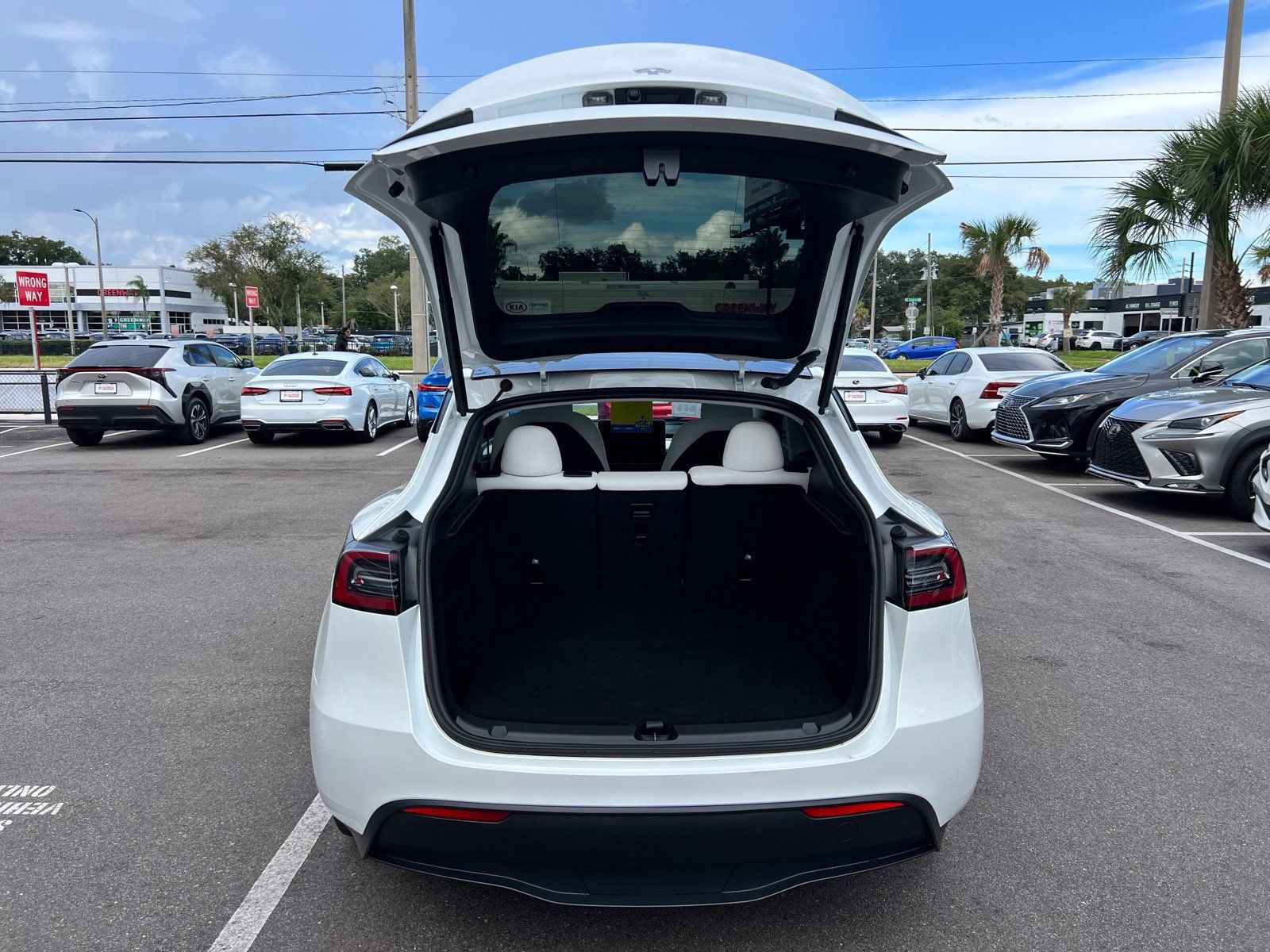 Used 2025 Tesla Model Y Long Range RWD image 20