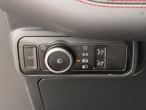 Used 2025 Ford Explorer ST-Line w/ ST-Line Street Pack AWD/4WD image 23