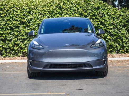 Used 2022 Tesla Model Y Performance AWD/4WD image 2