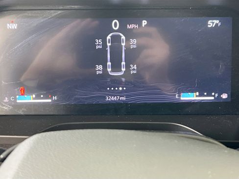 Used 2022 Jeep Grand Cherokee Limited w/ Luxury Tech Group II image 11