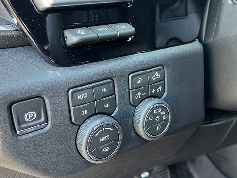 New 2026 Chevrolet Silverado 1500 High Country AWD/4WD image 32