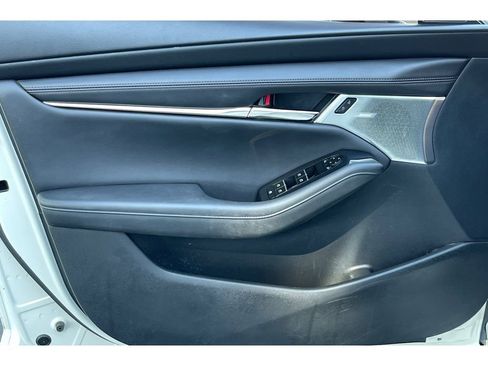 Used 2020 MAZDA MAZDA3 Hatchback w/ Preferred Package image 12