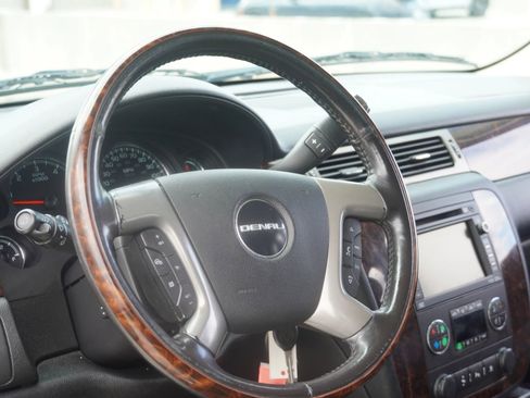 Used 2011 GMC Yukon Denali image 11