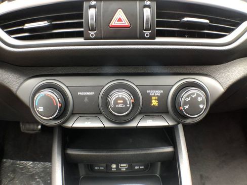 Used 2021 Kia Forte LXS FWD image 38