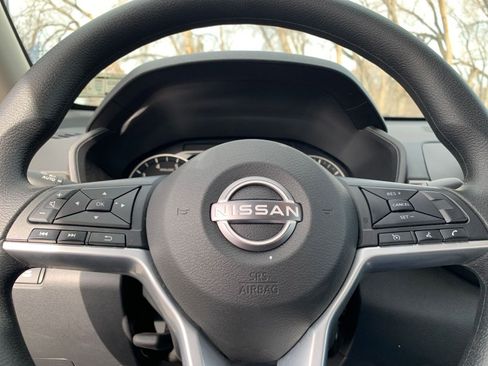 Used 2025 Nissan Altima 2.5 SV image 29