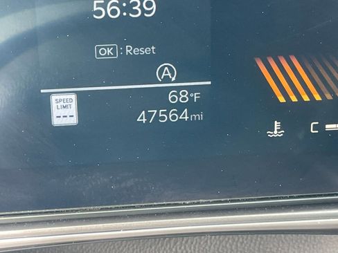 Used 2024 Kia Sorento S image 42