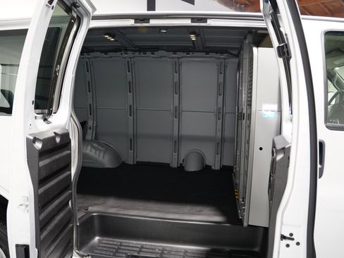 Used 2024 Chevrolet Express 2500 w/ Driver Convenience Package image 17