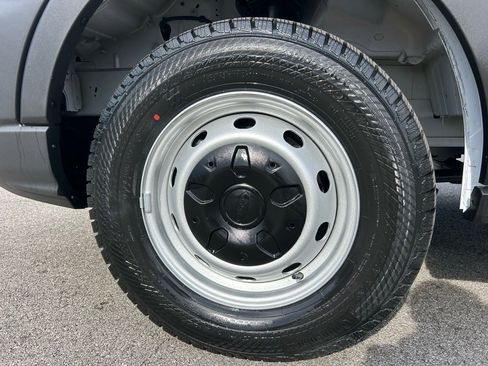 New 2025 Ford Transit 250 148 Medium Roof image 28