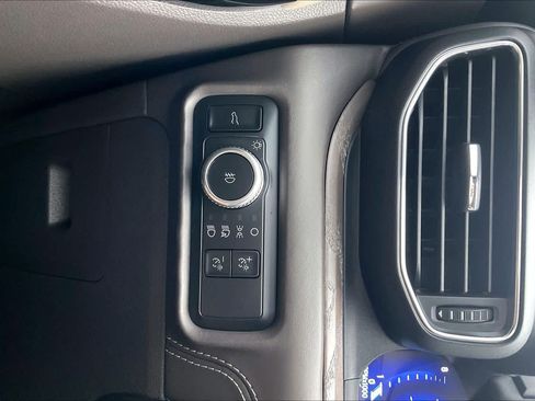 Used 2021 Ford Explorer Platinum w/ Premium Technology Package RWD image 33