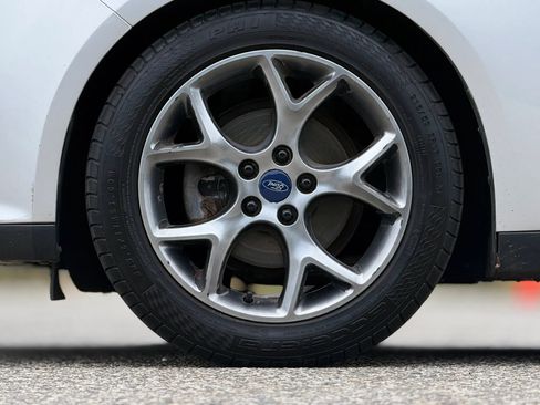 Used 2014 Ford Focus SE w/ Equipment Group 201A FWD image 29