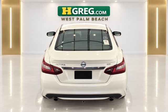 Used 2017 Nissan Altima 2.5 SR w/ LED Appearance Package FWD image 8