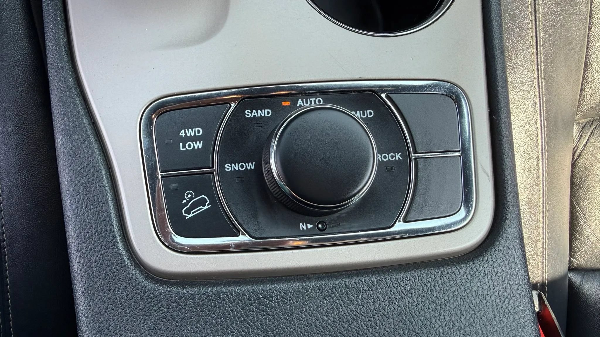 Used 2014 Jeep Grand Cherokee Limited AWD/4WD image 21