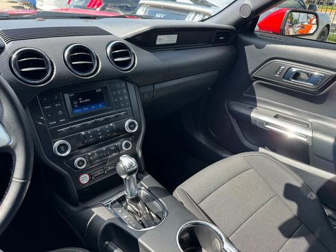 Used 2015 Ford Mustang Coupe RWD image 36