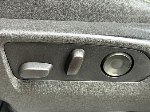 Used 2021 Chevrolet Suburban Premier image 26