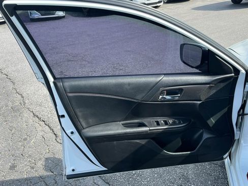 Used 2017 Honda Accord Sport Special Edition image 9