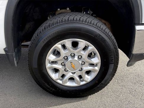 Used 2024 Chevrolet Silverado 2500 LTZ image 5