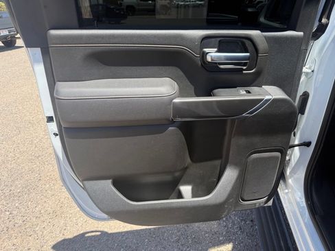 Used 2022 GMC Sierra 3500 AT4 w/ AT4 Preferred Package AWD/4WD image 21