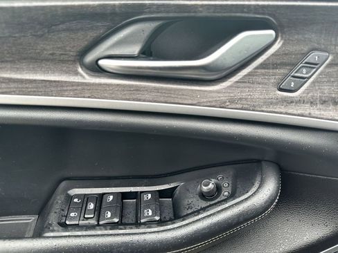 Used 2021 Jeep Grand Cherokee L Limited RWD image 10