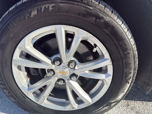 Used 2017 Chevrolet Equinox LS image 11