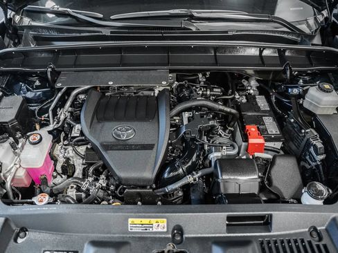 Used 2024 Toyota Highlander Limited AWD/4WD image 17