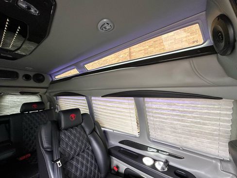 Used 2023 GMC Savana 2500 image 67