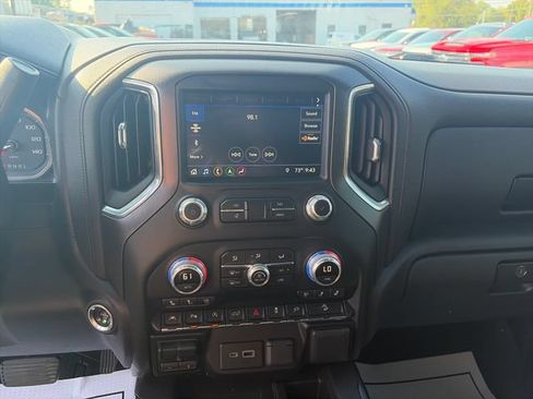 Used 2019 GMC Sierra 1500 AT4 w/ AT4 Premium Package AWD/4WD image 17