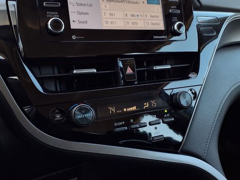 Used 2024 Toyota Camry LE image 9