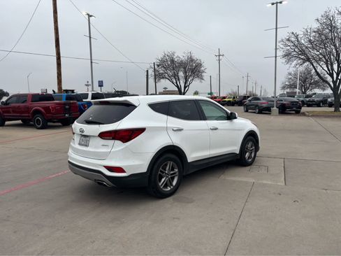 Used 2018 Hyundai Santa Fe Sport image 3