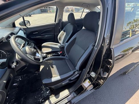 Used 2025 Nissan Versa SV FWD image 36