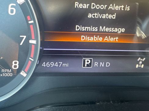 Used 2022 Nissan Titan SV image 8