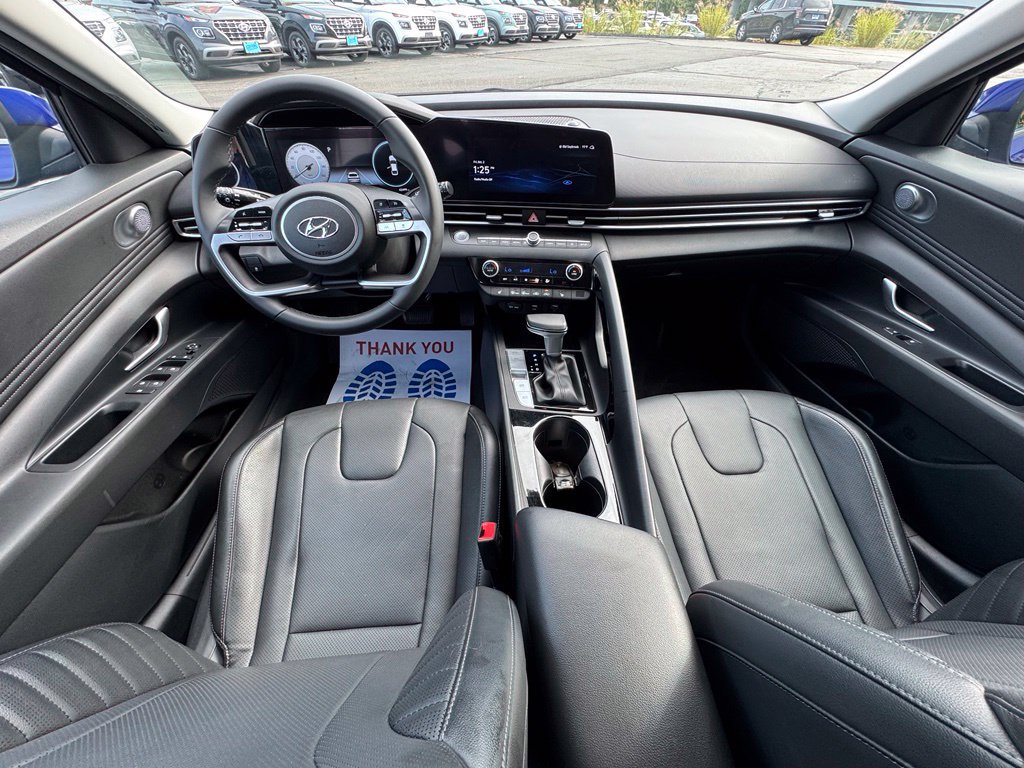Used 2023 Hyundai Elantra Limited FWD image 12