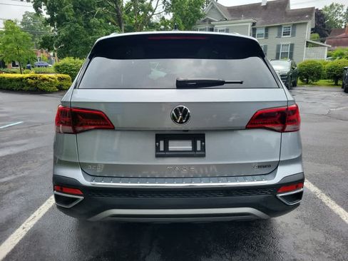 Used 2023 Volkswagen Taos SEL AWD/4WD image 4