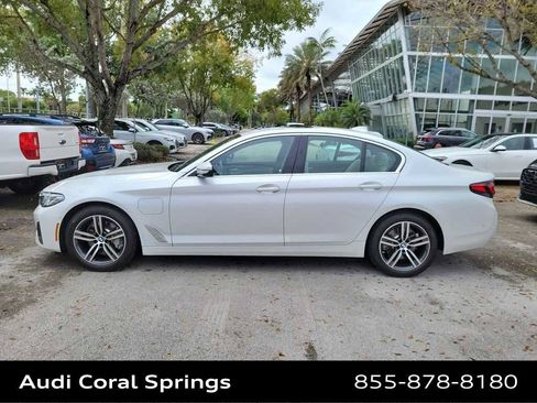 Used 2021 BMW 530e w/ Premium Package RWD image 5