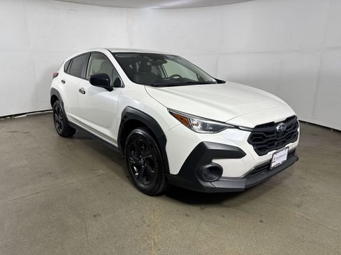 Used 2024 Subaru Crosstrek 2.0i image 3