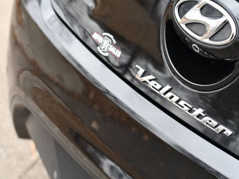 Used 2017 Hyundai Veloster Turbo w/ Tech Package 02 image 8