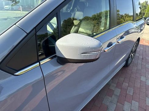 Certified 2024 Honda Odyssey Touring image 5