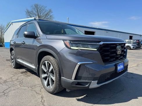 Used 2023 Honda Pilot Touring image 8