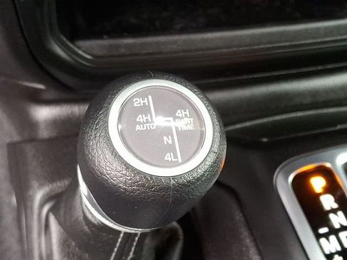 Used 2025 Jeep Wrangler Unlimited Sahara w/ Safety Group image 26