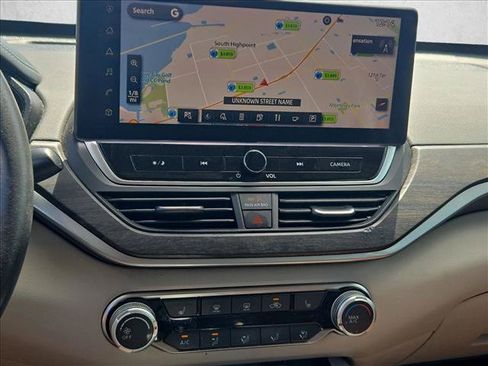 Used 2024 Nissan Altima 2.5 SV w/ SV Premium Package FWD image 14