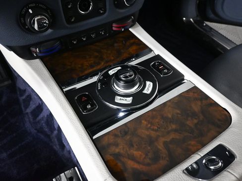 Used 2010 Rolls-Royce Ghost image 15