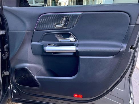 Used 2025 Mercedes-Benz GLA 250 image 23