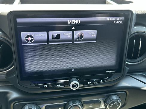 Used 2021 Jeep Wrangler Unlimited Sport image 14