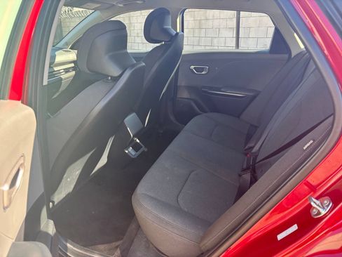 Used 2025 Kia K4 FWD image 25
