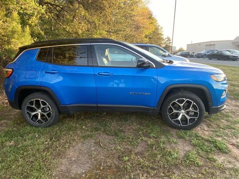 Used 2024 Jeep Compass Limited image 4