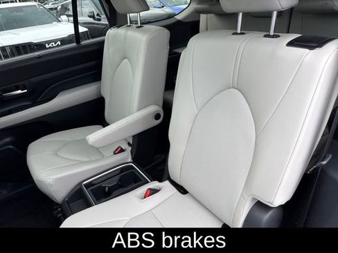 Used 2025 Toyota Grand Highlander AWD Hybrid image 17